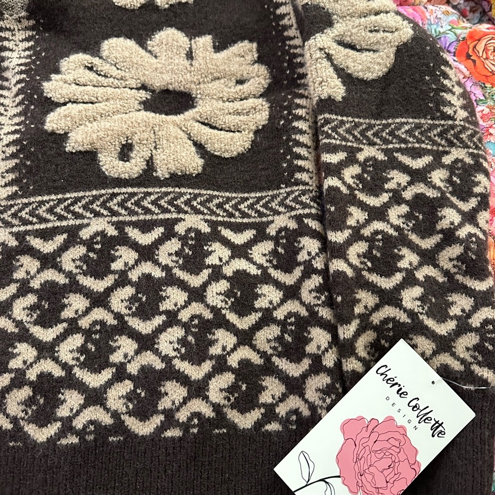 NWT Cherie Collette Floral V-Neck  Soft Boho Sweater - Picture 10 of 12